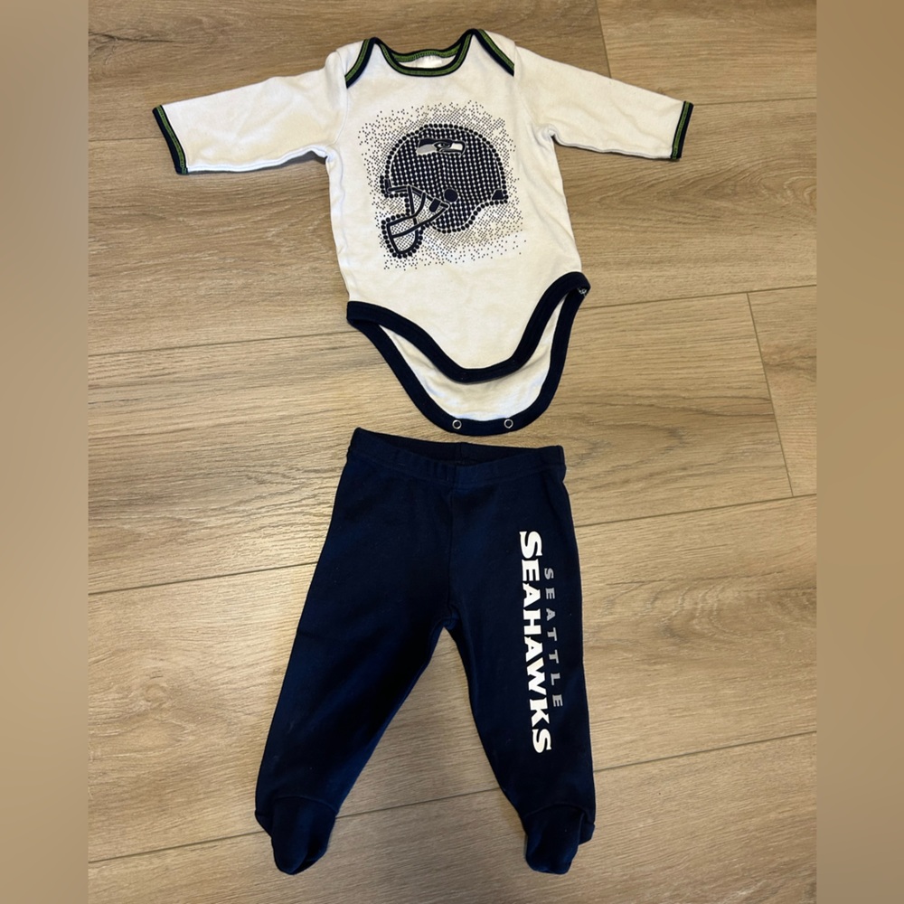 Seahawks NFL Official Baby Outfit - Onesie & Pants 0-3 months